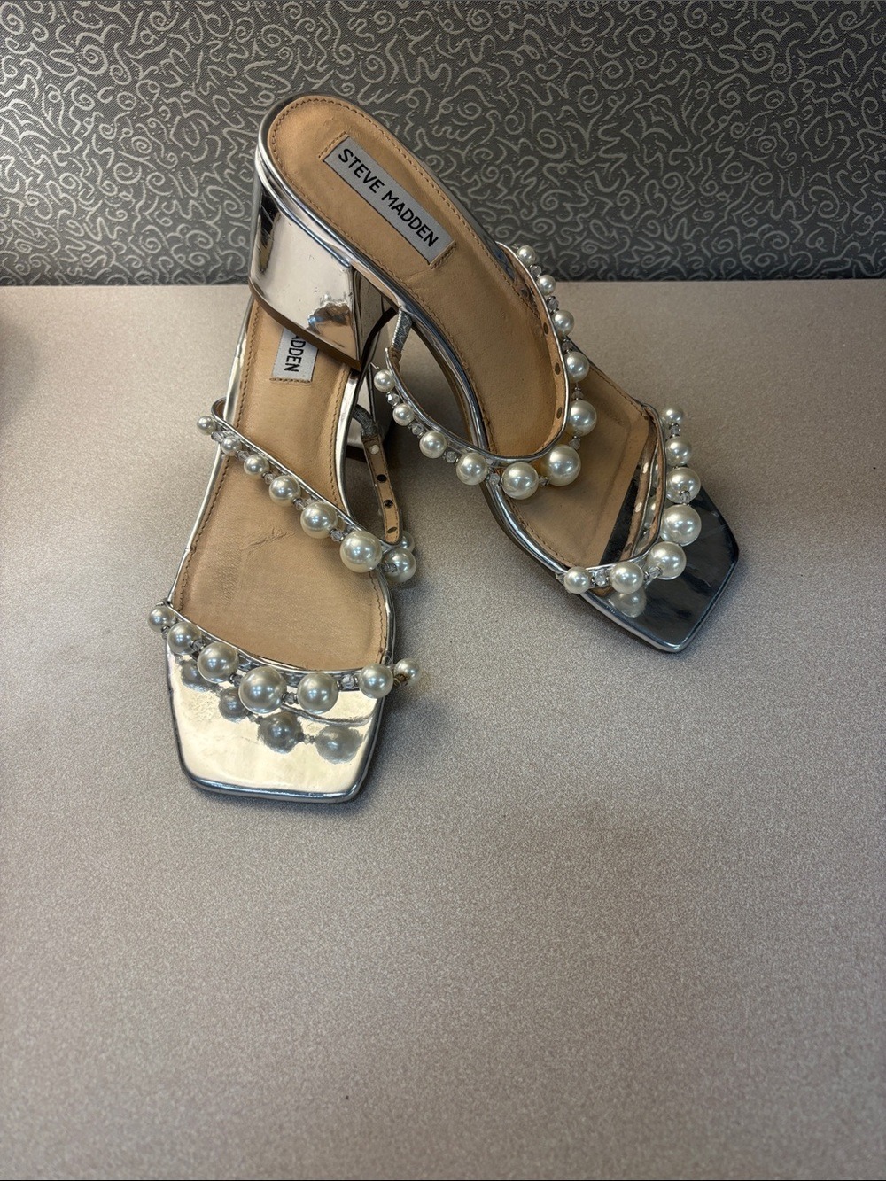 Steve Madden Silver Sagira Sandals w/Pearl and Rhinestone Embellishments-SZ 7